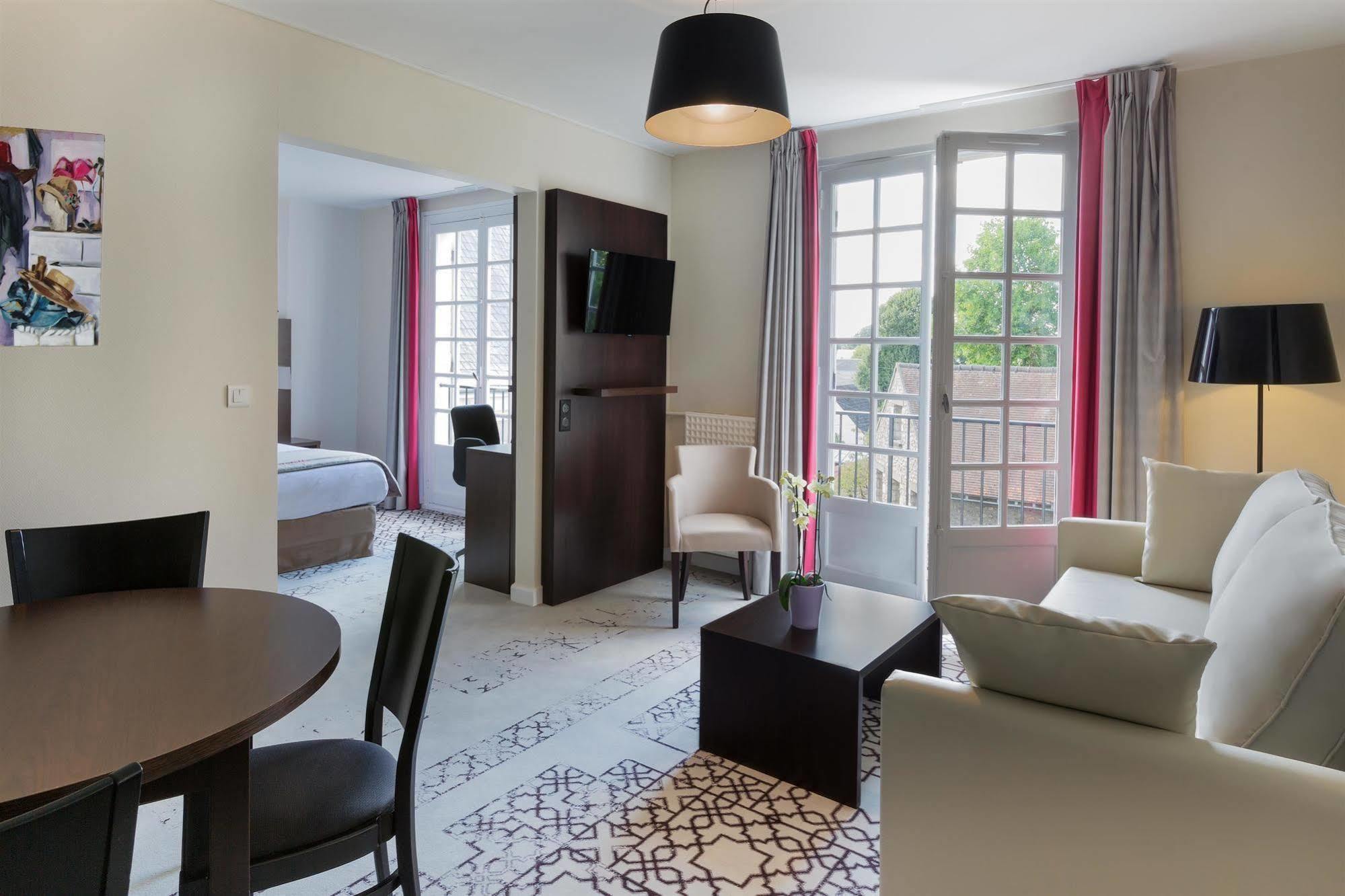 Best Western Blanche De Castille Dourdan Zewnętrze zdjęcie