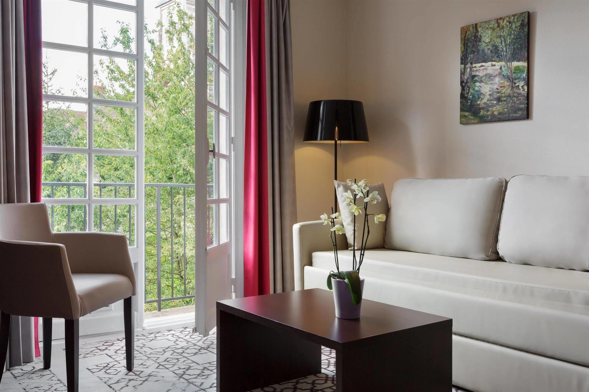 Best Western Blanche De Castille Dourdan Zewnętrze zdjęcie