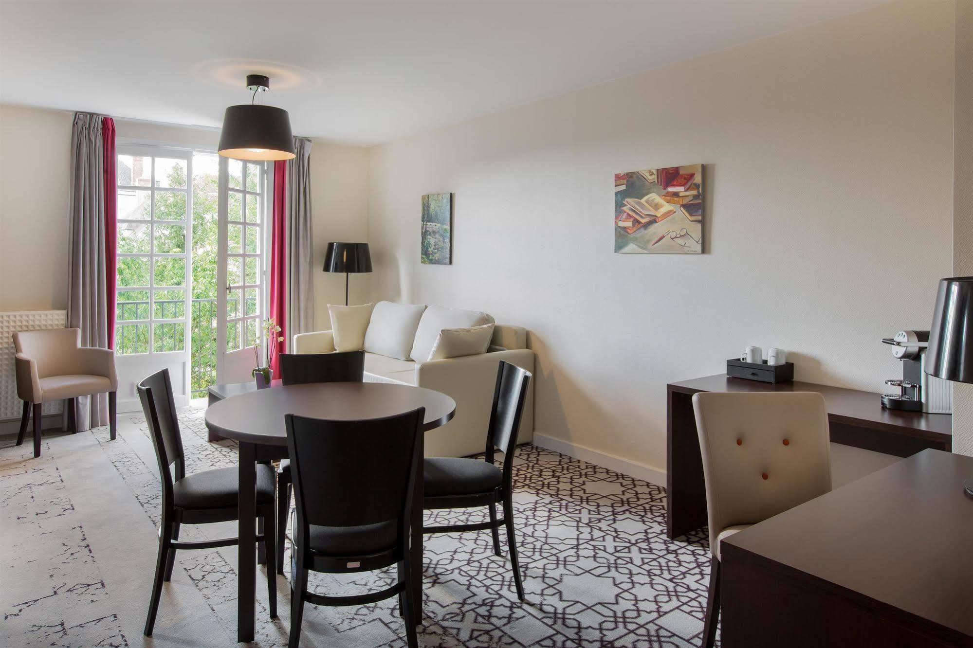 Best Western Blanche De Castille Dourdan Zewnętrze zdjęcie